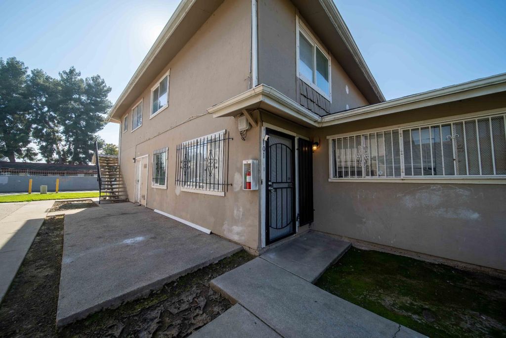 Image 22 of property listing at 2585 W Fairmont Avenue # 101, Fresno, CA 93705