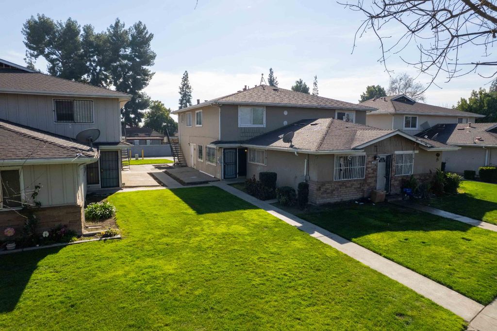 Image 28 of property listing at 2585 W Fairmont Avenue # 101, Fresno, CA 93705