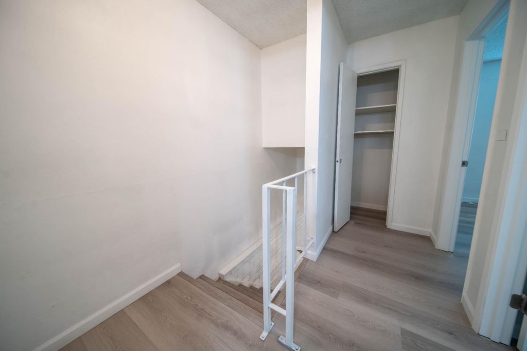 Image 6 of property listing at 2585 W Fairmont Avenue # 101, Fresno, CA 93705