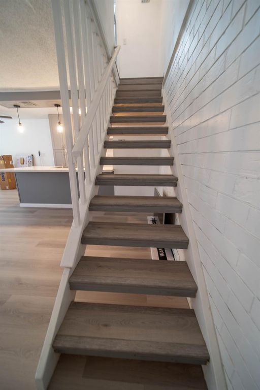 Image 7 of property listing at 2585 W Fairmont Avenue # 101, Fresno, CA 93705