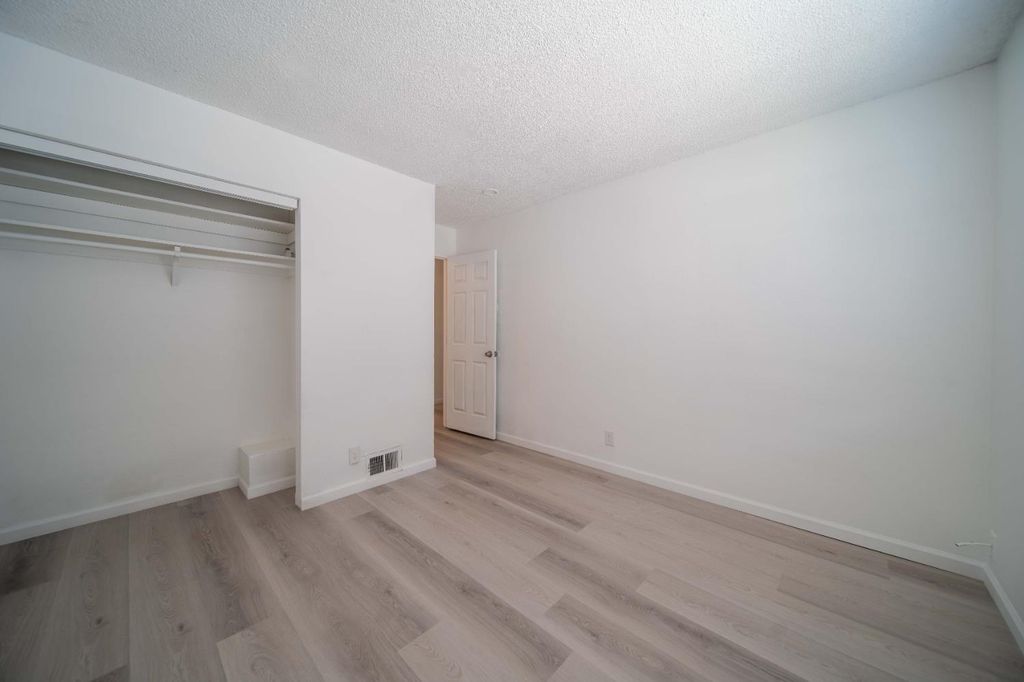 Image 8 of property listing at 2585 W Fairmont Avenue # 101, Fresno, CA 93705