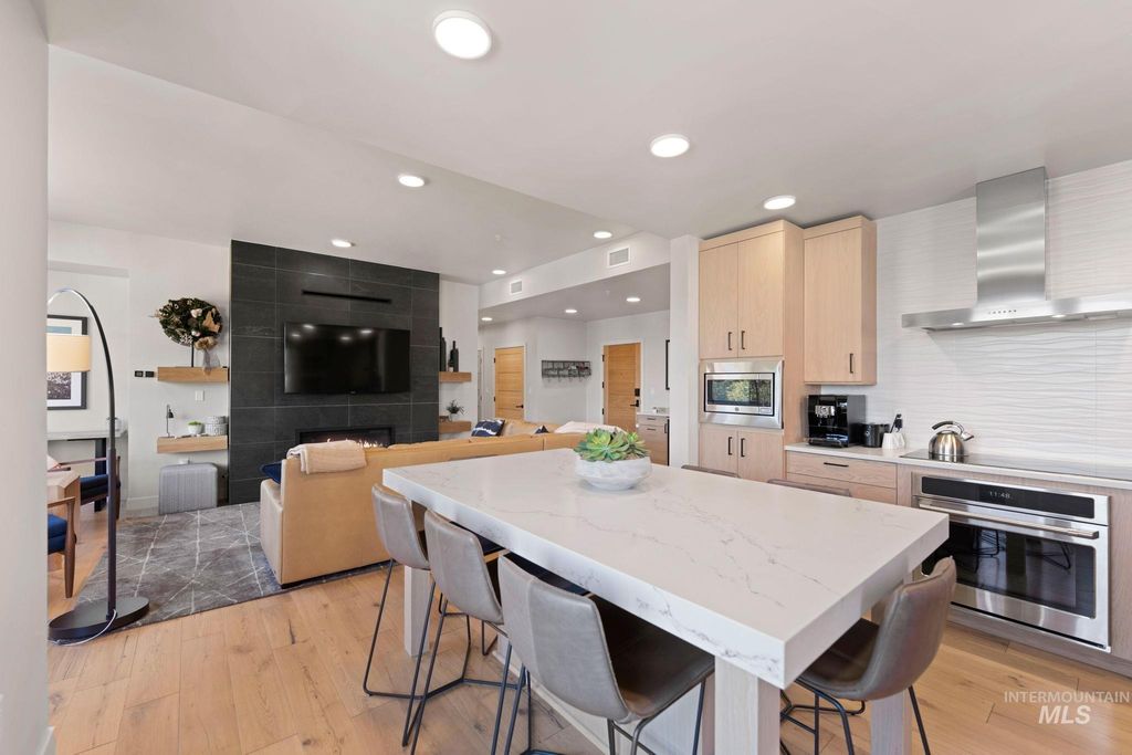 720 Village Drive 301, Donnelly, ID 83615 photo 3