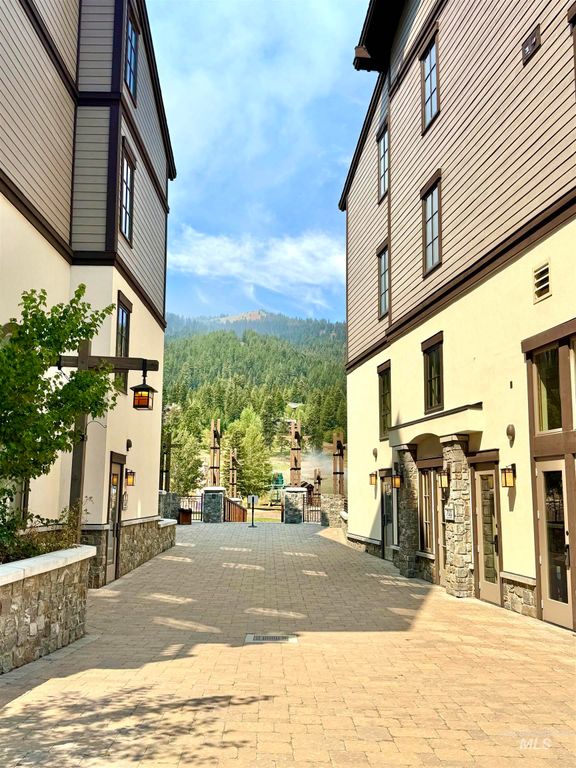 720 Village Drive 301, Donnelly, ID 83615 photo 30