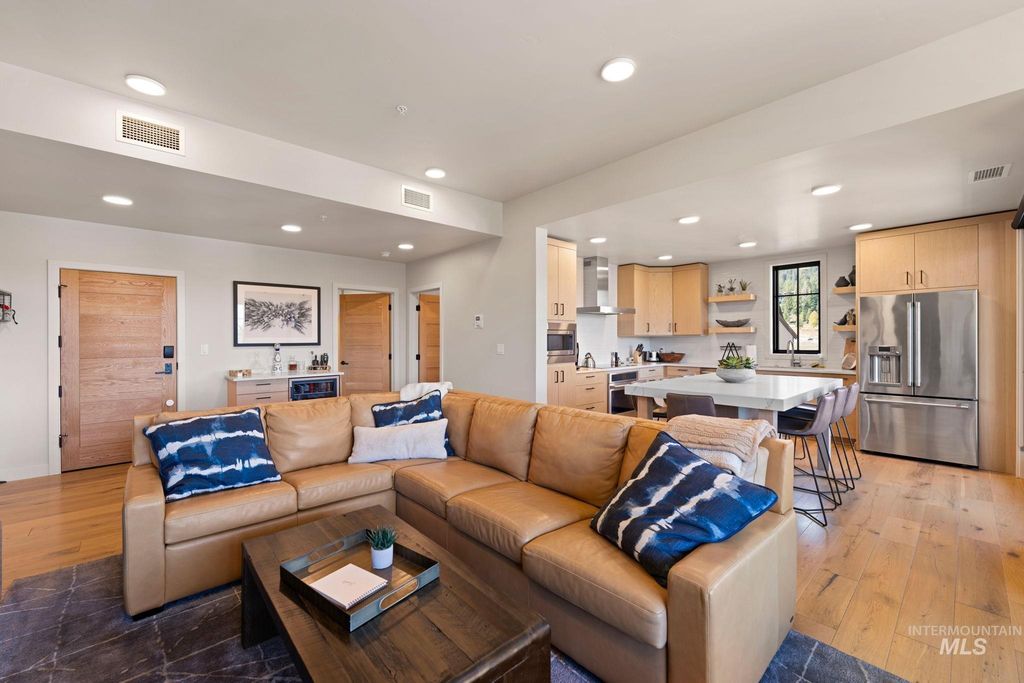 720 Village Drive 301, Donnelly, ID 83615 photo 7