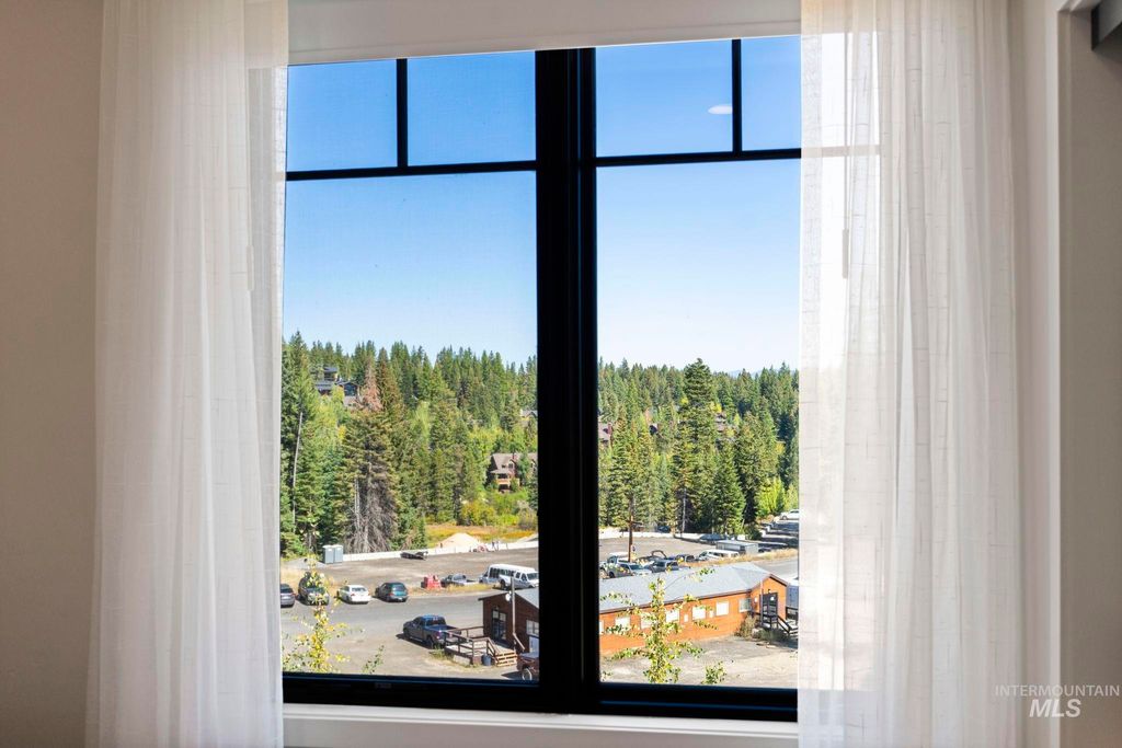 720 Village Drive 301, Donnelly, ID 83615 photo 9