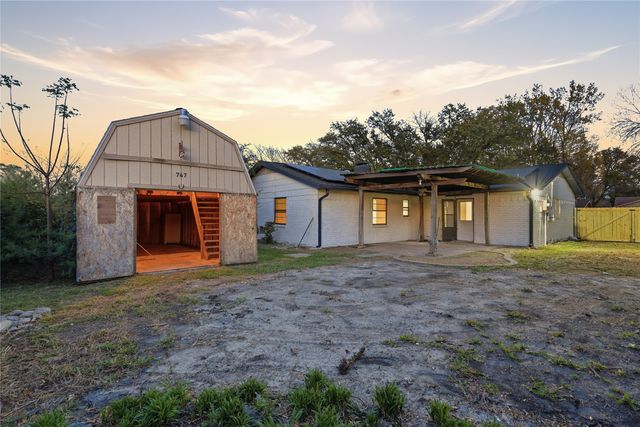 747 Quinette Drive, Seagoville, TX 75159