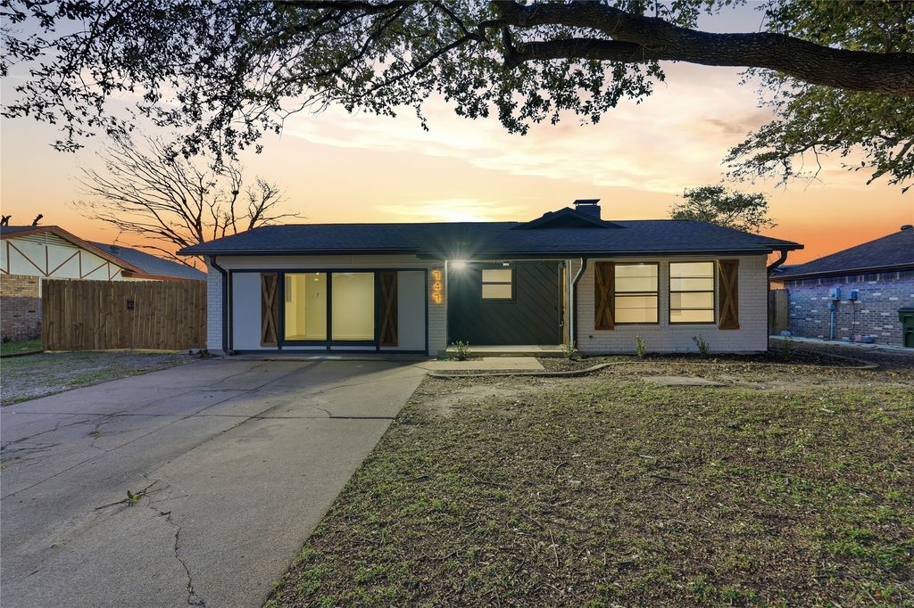 747 Quinette Drive, Seagoville, TX 75159