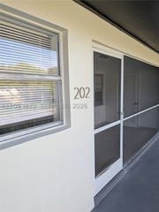 270 Layne Blvd 202, Hallandale Beach, FL 33009