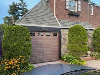 84 Surrey Lane, Hempstead, NY 11550