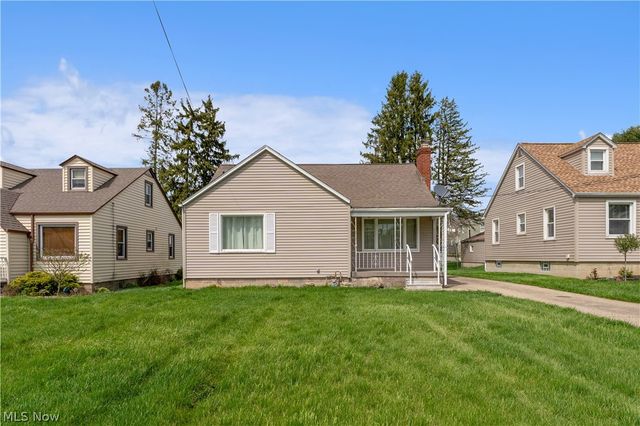 56 Rockdale Avenue, Boardman, OH 44512