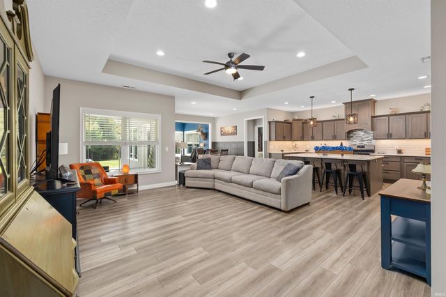 2112 Lawsons Cove, Fort Wayne, IN 46808