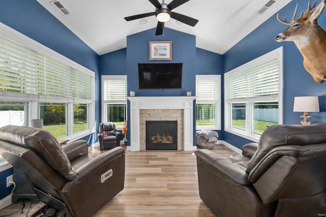 2112 Lawsons Cove, Fort Wayne, IN 46808