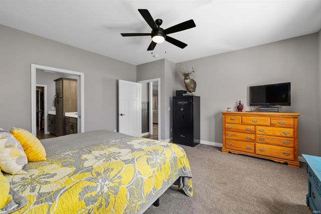 2112 Lawsons Cove, Fort Wayne, IN 46808