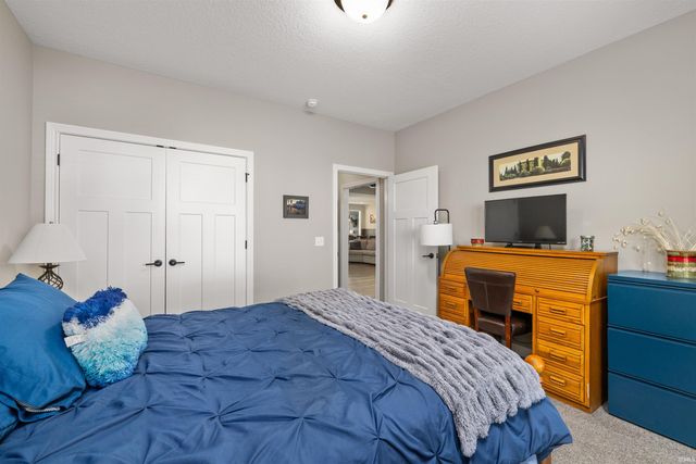 2112 Lawsons Cove, Fort Wayne, IN 46808