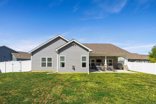 2112 Lawsons Cove, Fort Wayne, IN 46808