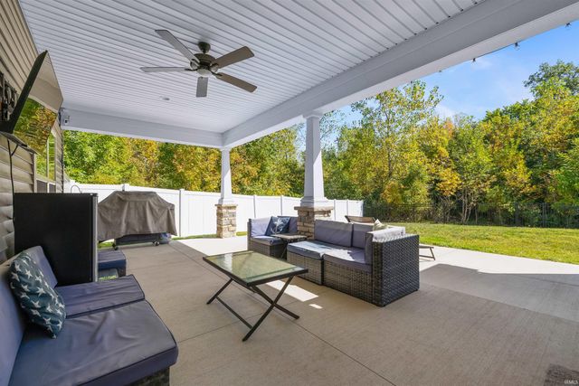 2112 Lawsons Cove, Fort Wayne, IN 46808