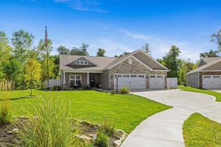 2112 Lawsons Cove, Fort Wayne, IN 46808