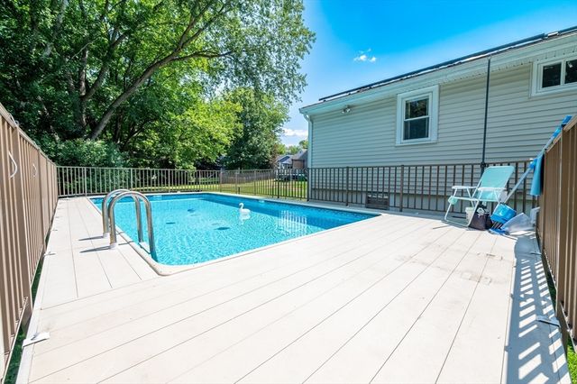 55 Westdale Rd, Westwood, MA 02090
