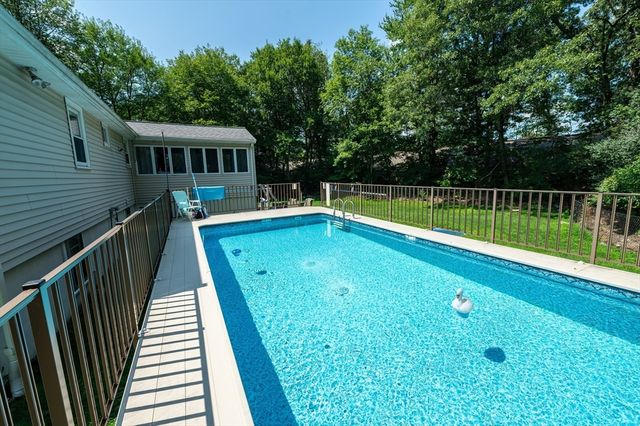 55 Westdale Rd, Westwood, MA 02090