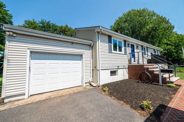 55 Westdale Rd, Westwood, MA 02090