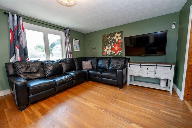 55 Westdale Rd, Westwood, MA 02090
