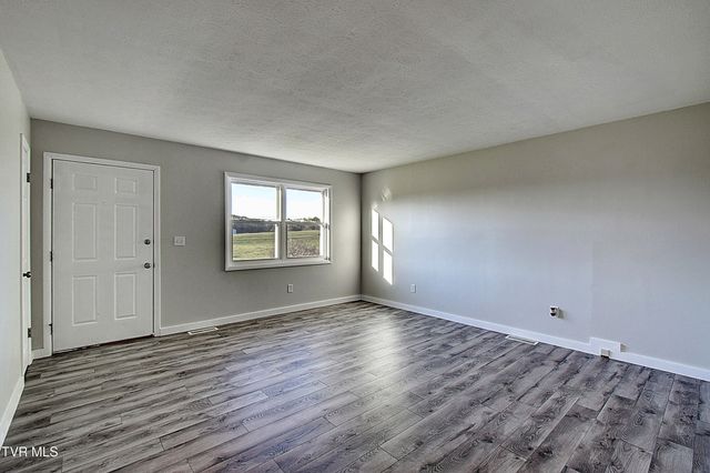707 Highway 346, Rogersville, TN 37857