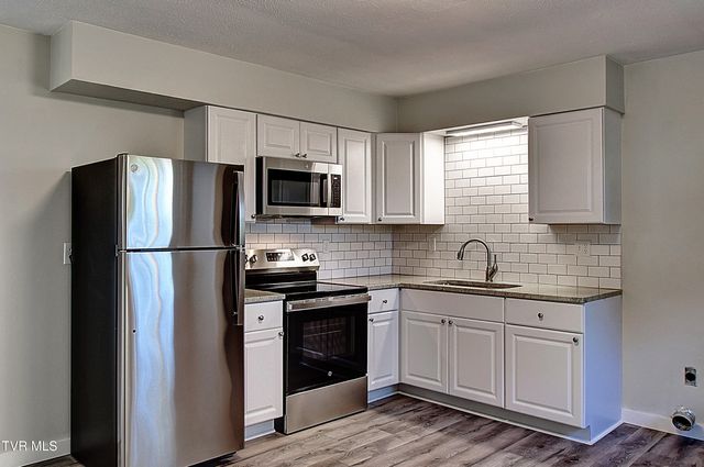 707 Highway 346, Rogersville, TN 37857
