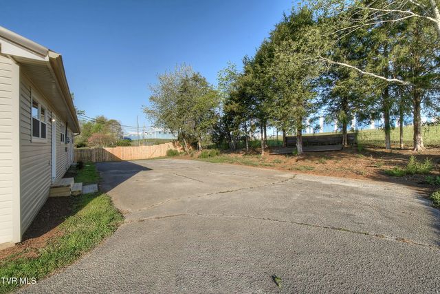 707 Highway 346, Rogersville, TN 37857