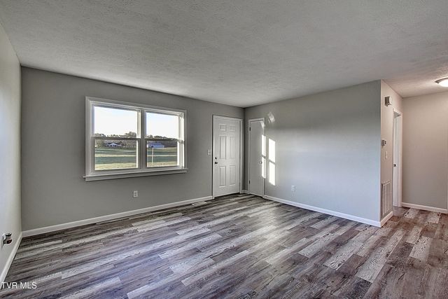 707 Highway 346, Rogersville, TN 37857
