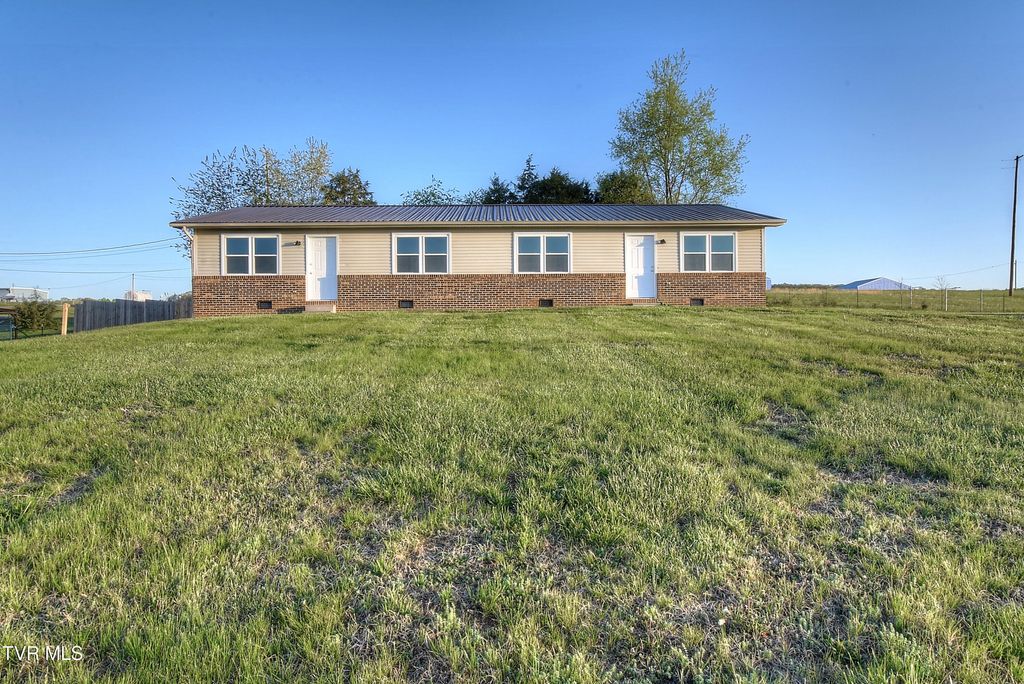 707 Highway 346, Rogersville, TN 37857