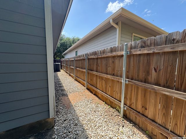 6030 Pecan Tree, San Antonio, TX 78240