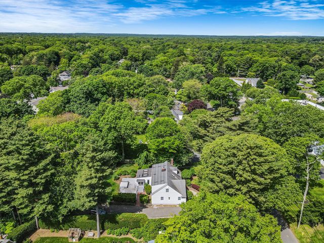 10 Clearbrook Drive, Smithtown, NY 11787