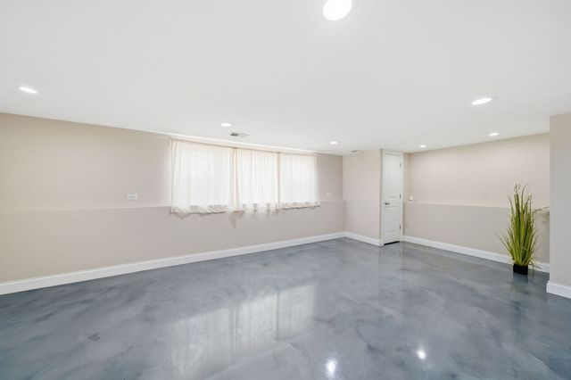 20W309 S Frontage Road, Lemont, IL 60439