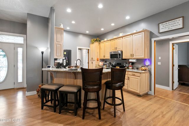 2013 E Whitney Way, Joplin, MO 64801