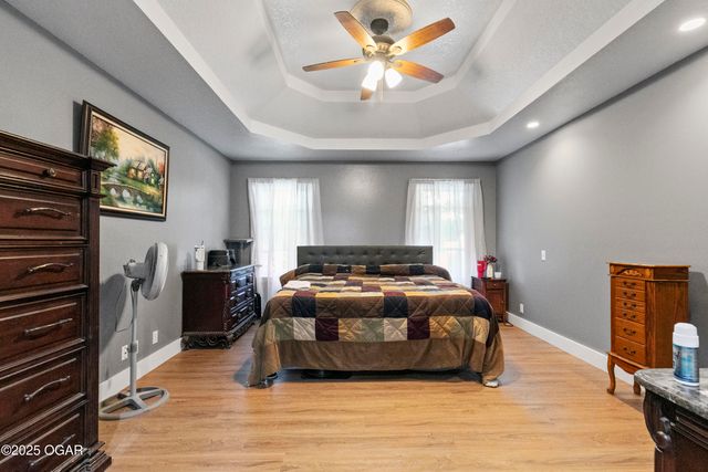 2013 E Whitney Way, Joplin, MO 64801