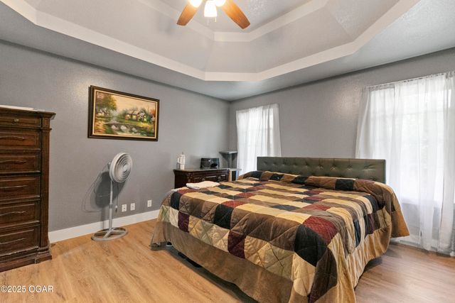 2013 E Whitney Way, Joplin, MO 64801