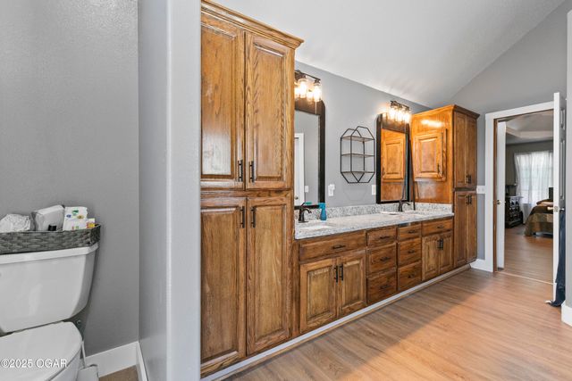 2013 E Whitney Way, Joplin, MO 64801