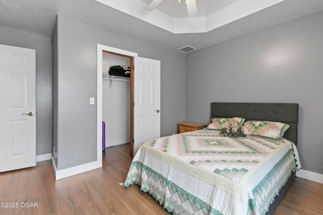 2013 E Whitney Way, Joplin, MO 64801