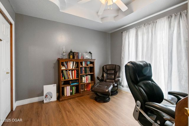 2013 E Whitney Way, Joplin, MO 64801