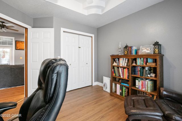 2013 E Whitney Way, Joplin, MO 64801