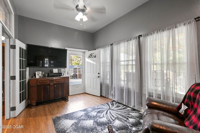 2013 E Whitney Way, Joplin, MO 64801