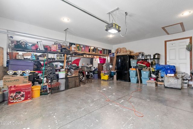 2013 E Whitney Way, Joplin, MO 64801