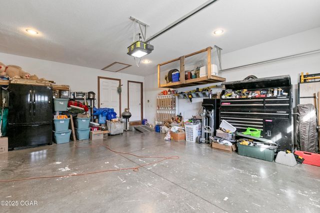 2013 E Whitney Way, Joplin, MO 64801