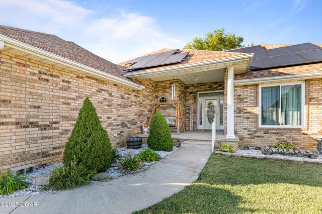 2013 E Whitney Way, Joplin, MO 64801