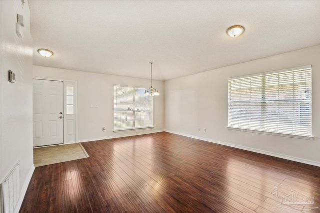 6525 Tampa Dr, Pensacola, FL 32526