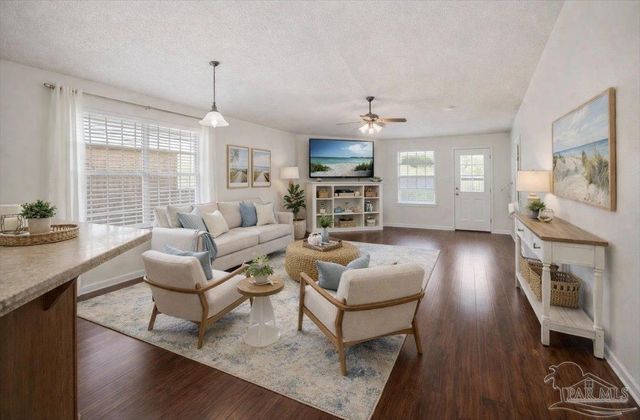 6525 Tampa Dr, Pensacola, FL 32526