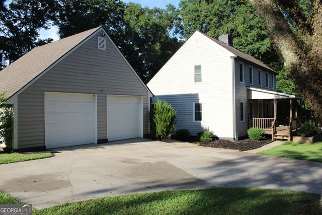 425 Pecan Circle, Forsyth, GA 31029