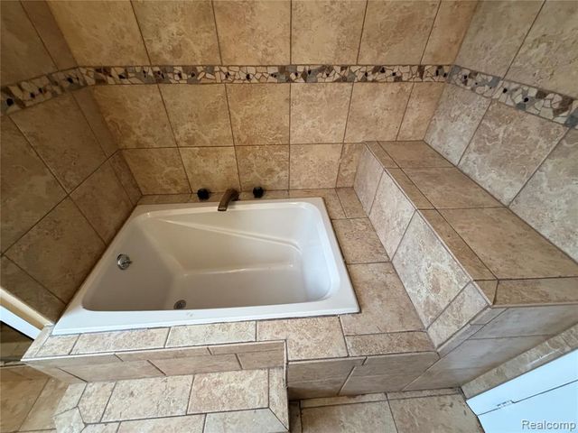 45669 Harmony Lane, Belleville, MI 48111