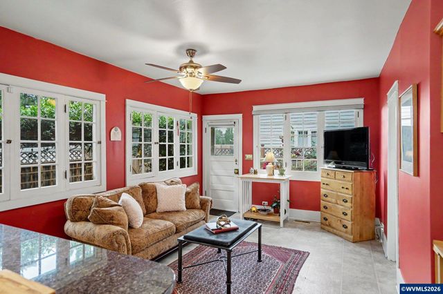 1496 Court St NE, Salem, OR 97301