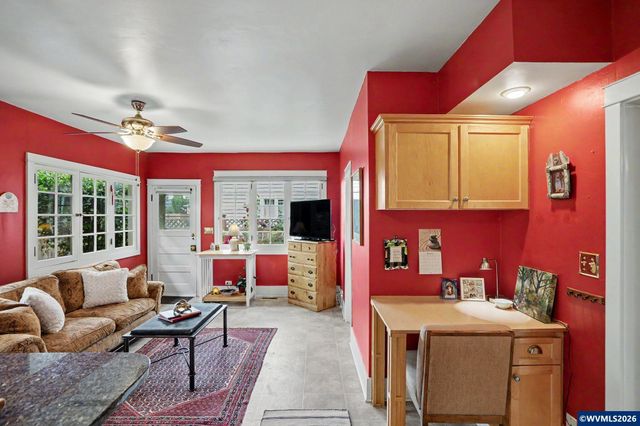 1496 Court St NE, Salem, OR 97301